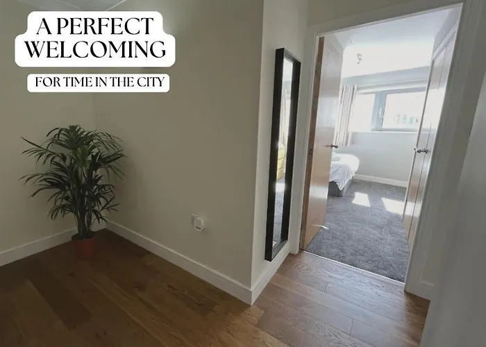 Ultra-Luxury City Centre 2 Bed Apartment, With Free Parking